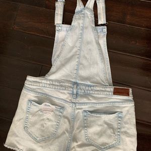 Hollister overall shorts